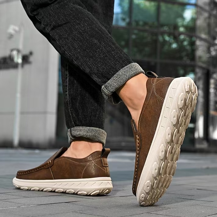Men's casual shoes