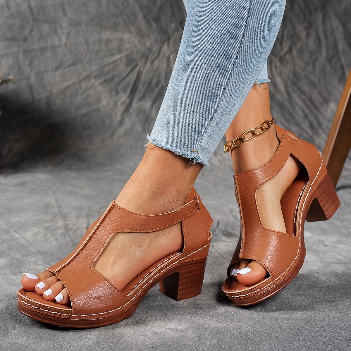 Women's Classic Chunky Heel Sandals