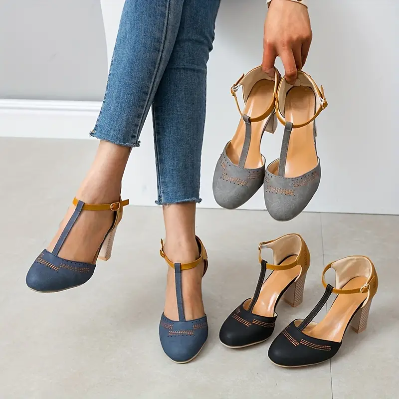 Women Low Heel Closed Round Toe Pumps