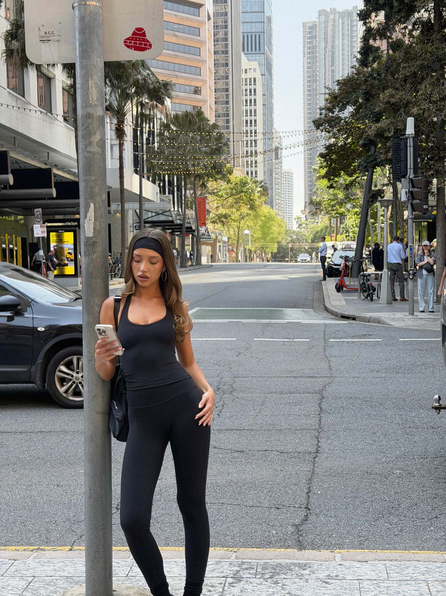 Basic Halter - Black