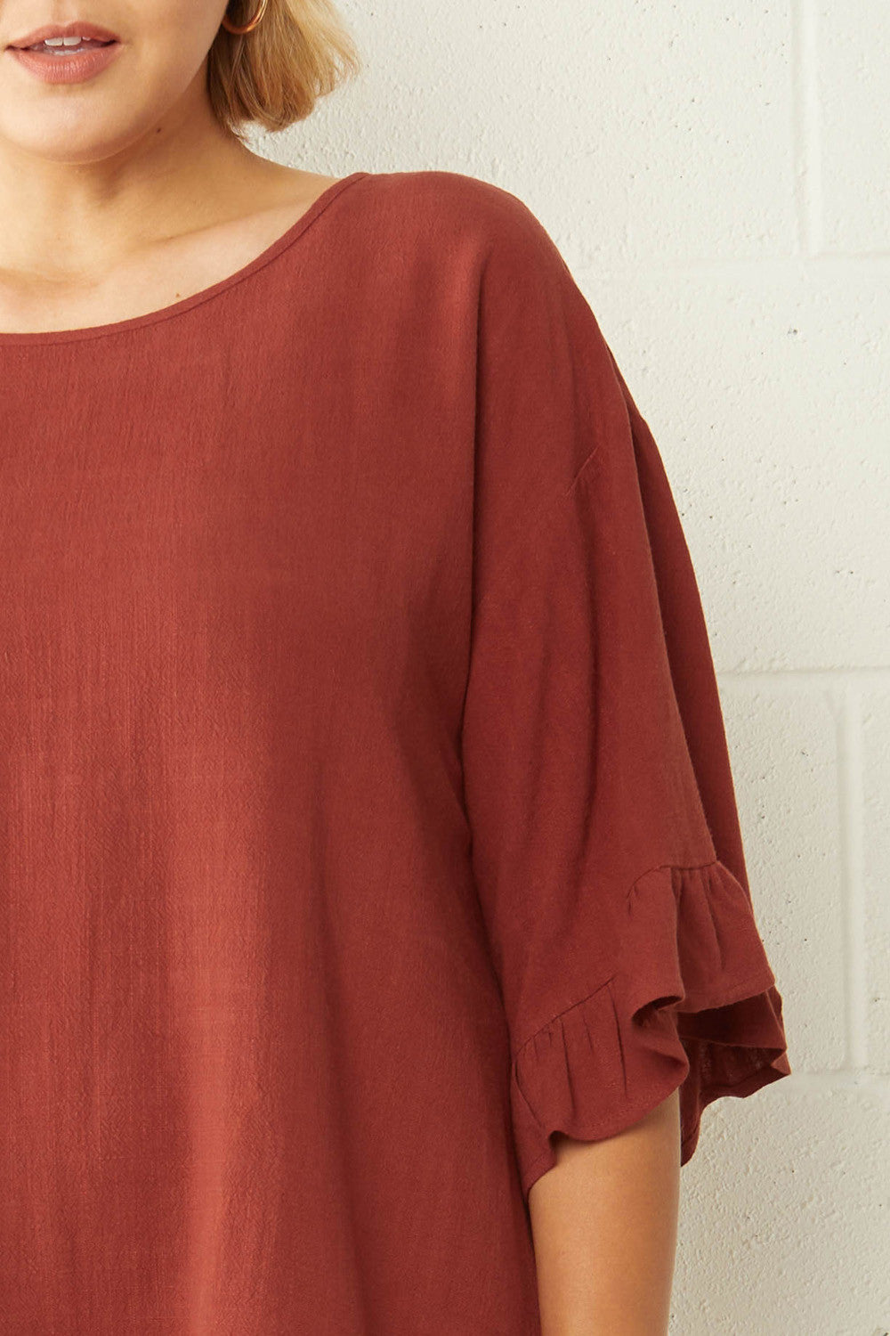 Tatiana Solid Scoop Neck Top Curvy (Cinnamon)