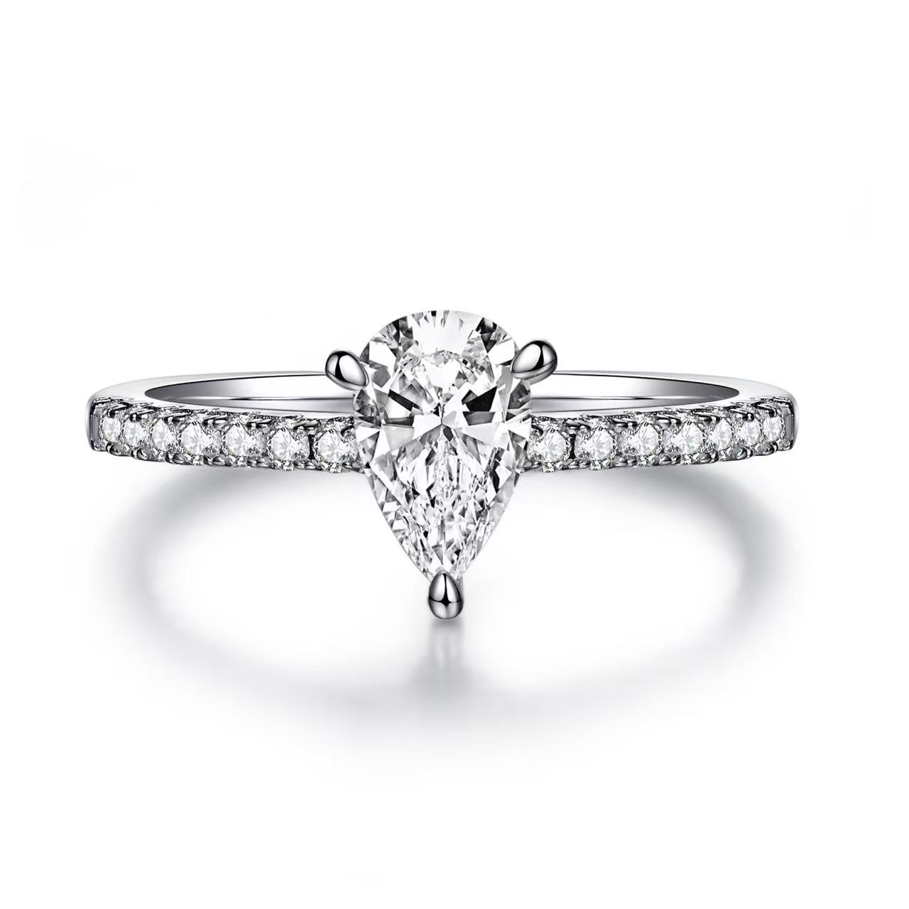 The Pear Solitaire Ring