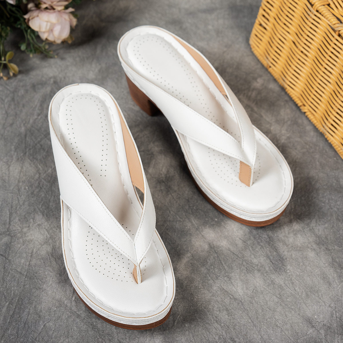 Women's Fashion Split Toe Design Outdoor Beach Non-Slip Thick Wedge Slippers