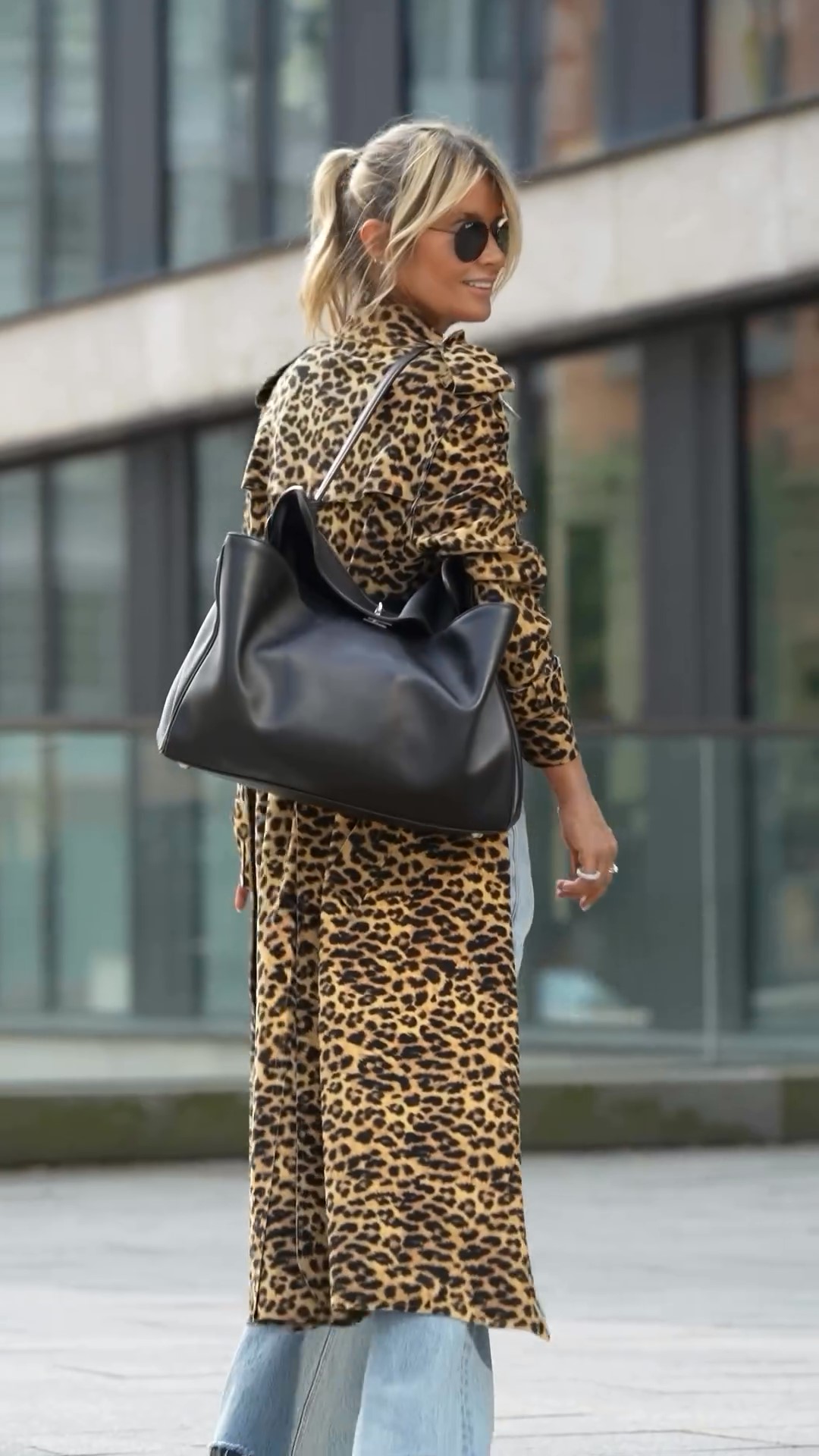 Fashion leopard-print velvet coat-ROVOLE