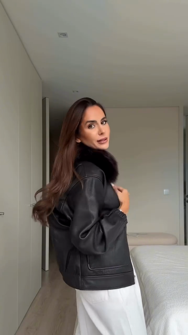 Classic Cool Fur Collar Leather Jacket-Massicos