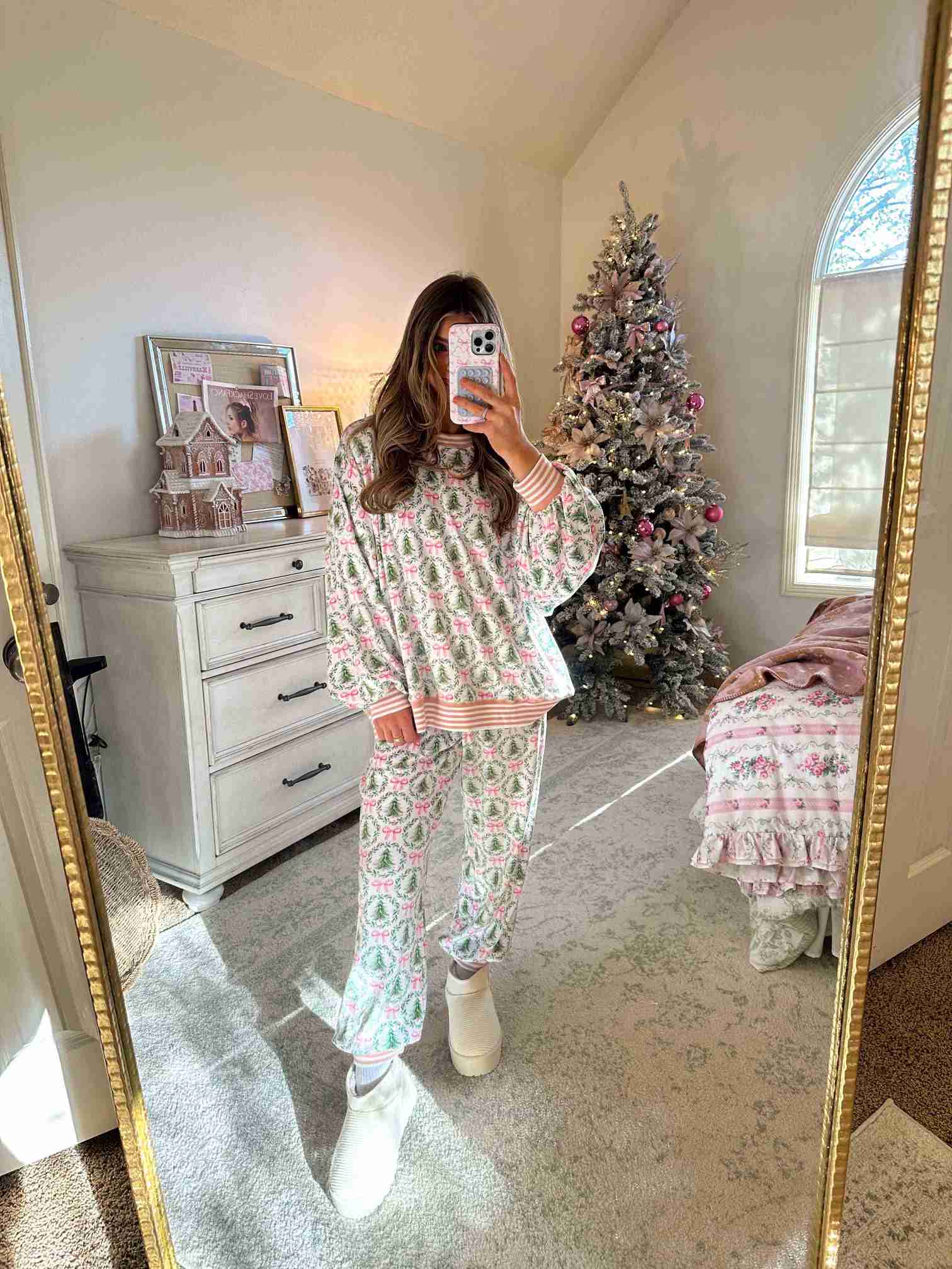 Pinkmas Sweatshirt and Jogger Set-Massicos