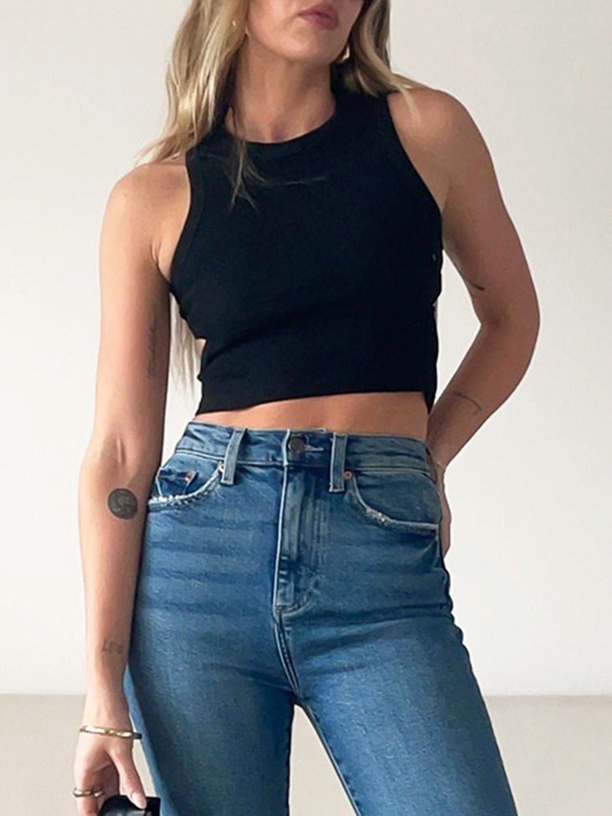 Solid Back Cutout Crop Tank Top-Massicos