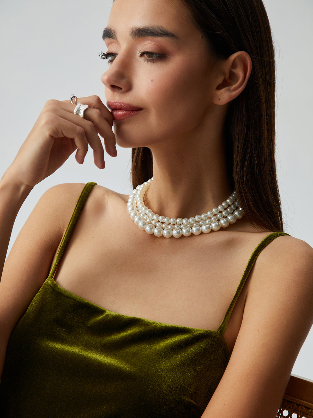 Treble Layers Pearl Necklace-Massicos