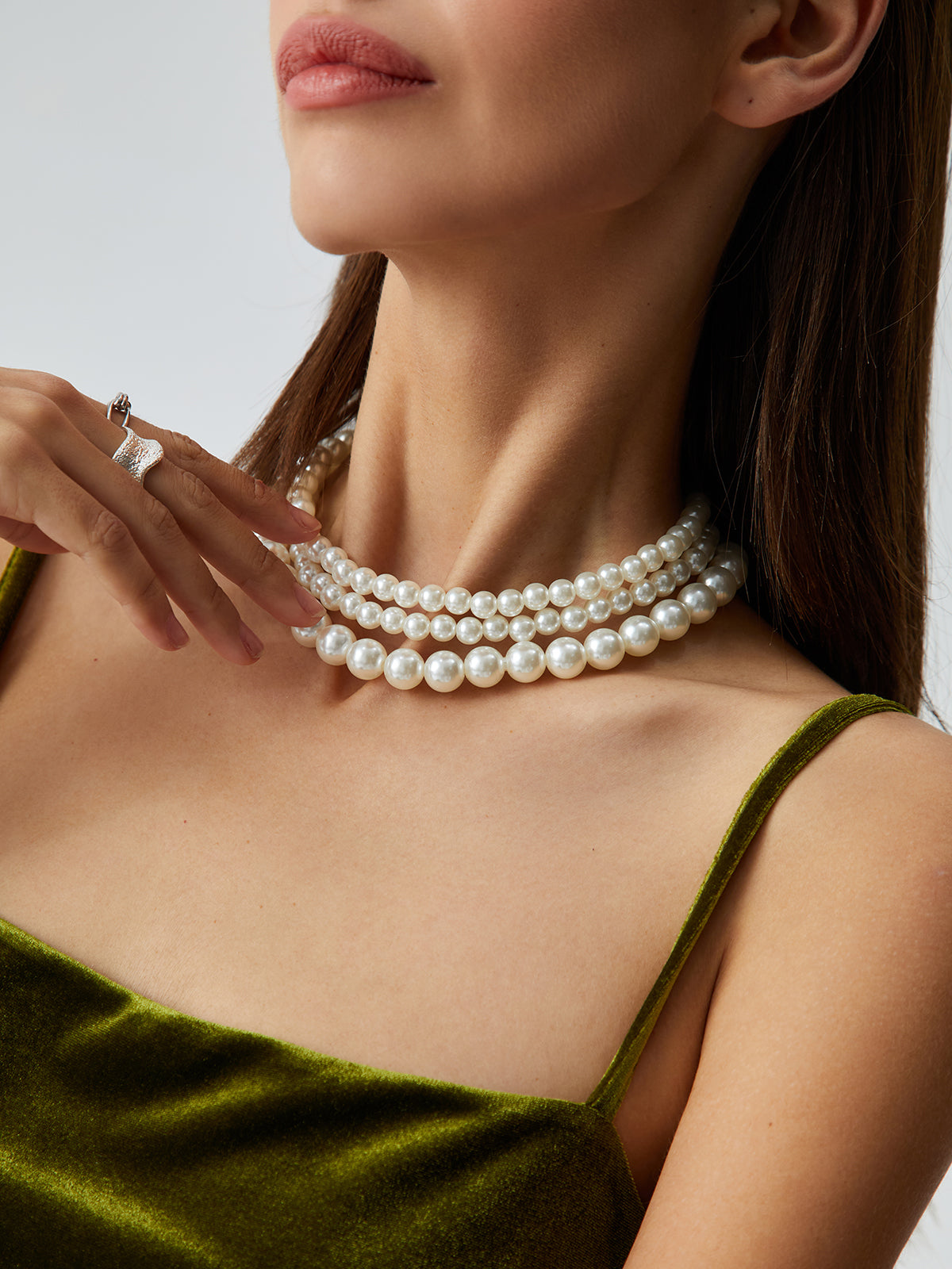 Treble Layers Pearl Necklace-Massicos