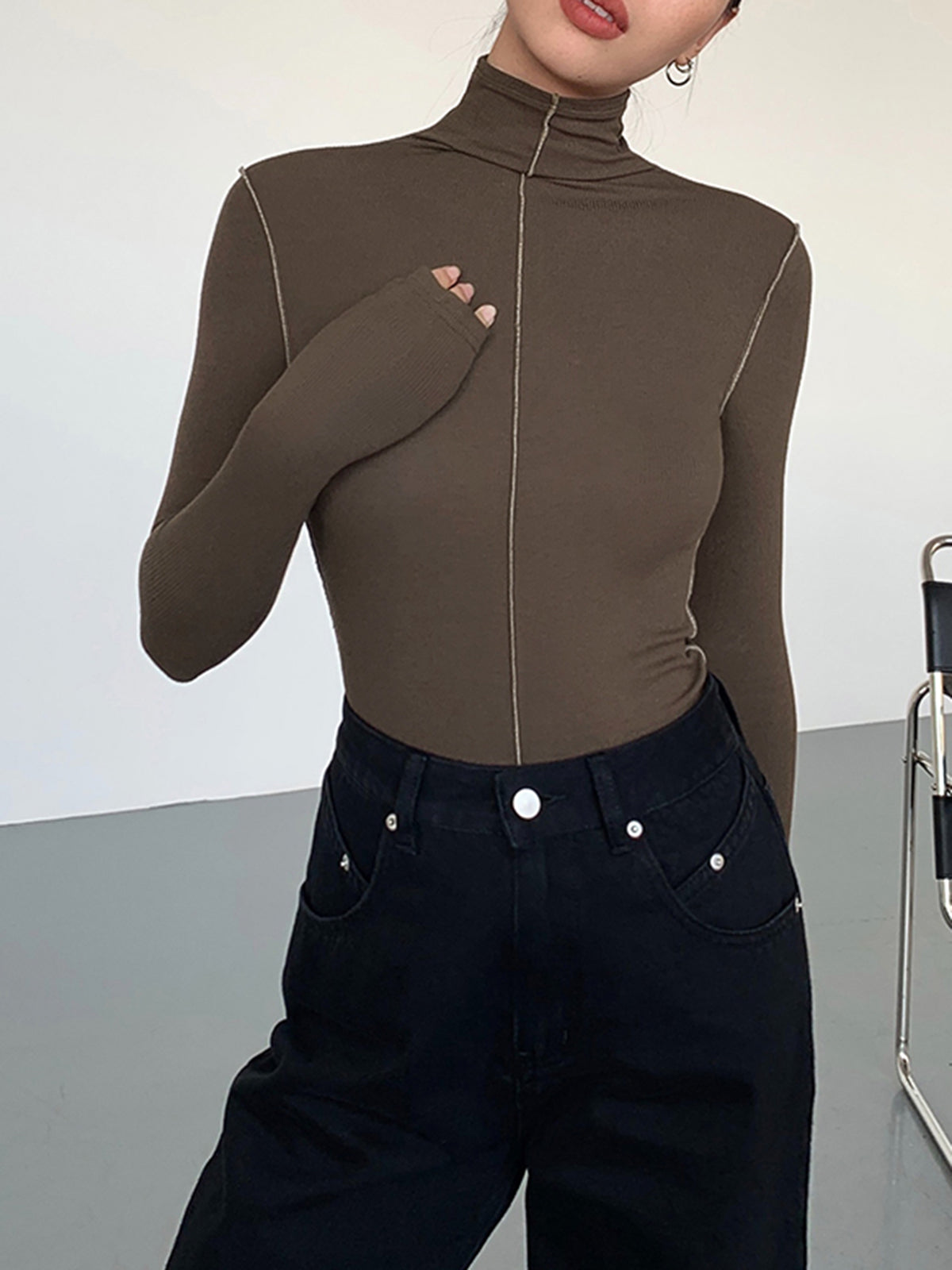 Slinky Turtleneck Contrast Trim Ribbed Knit Shirt-Massicos