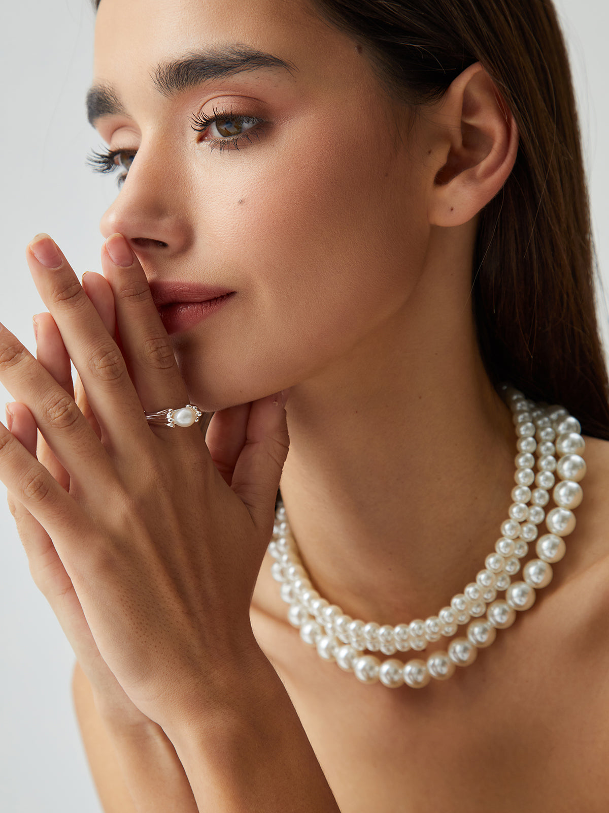 Treble Layers Pearl Necklace-Massicos