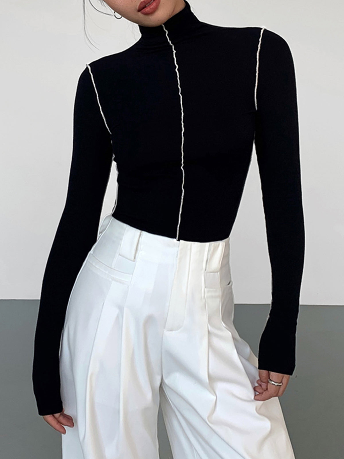 Slinky Turtleneck Contrast Trim Ribbed Knit Shirt-Massicos