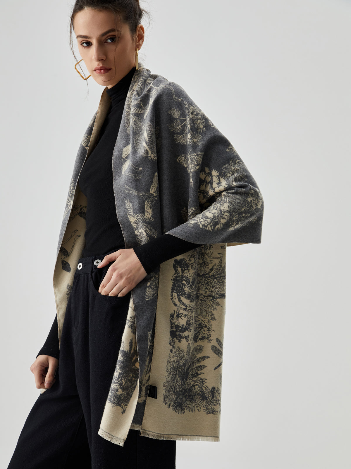 Double Face Jacquard Tassel Scarf-Massicos