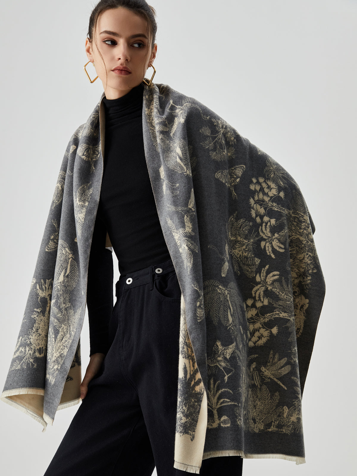 Double Face Jacquard Tassel Scarf-Massicos