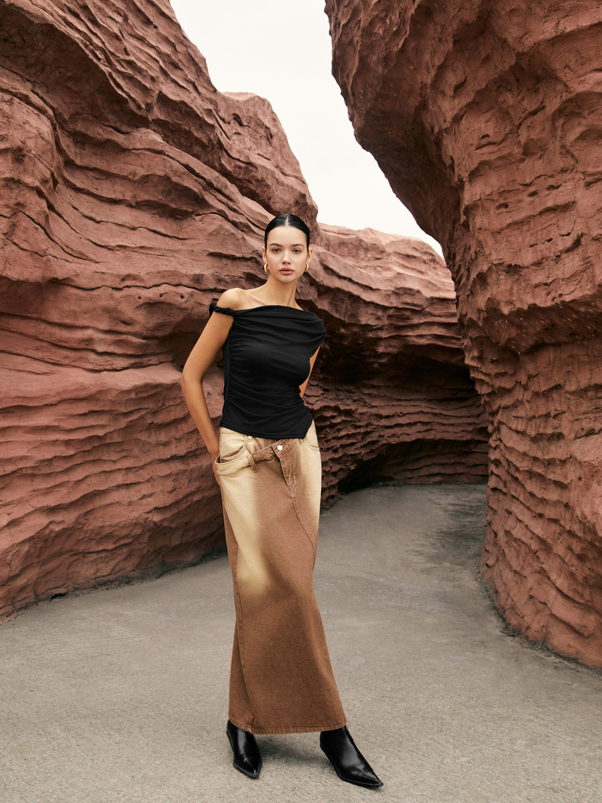 Asymmetric Knotted One-Shoulder Top-Massicos