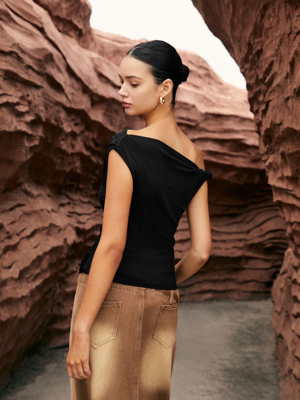 Asymmetric Knotted One-Shoulder Top-Massicos