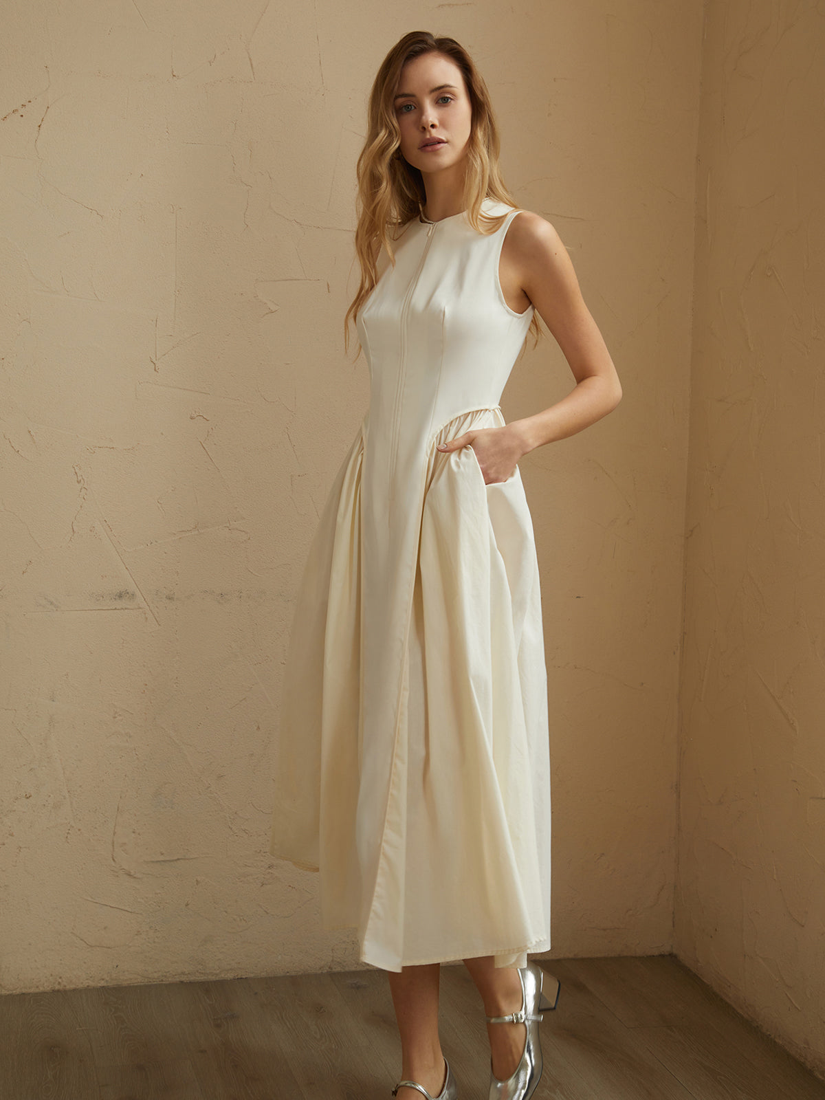 Sleeveless Pockets Pleated Midi Dress-Massicos