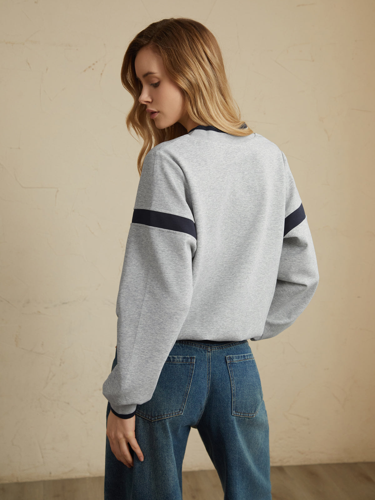 Contrast Trim Oversized Sweatshirt-Massicos
