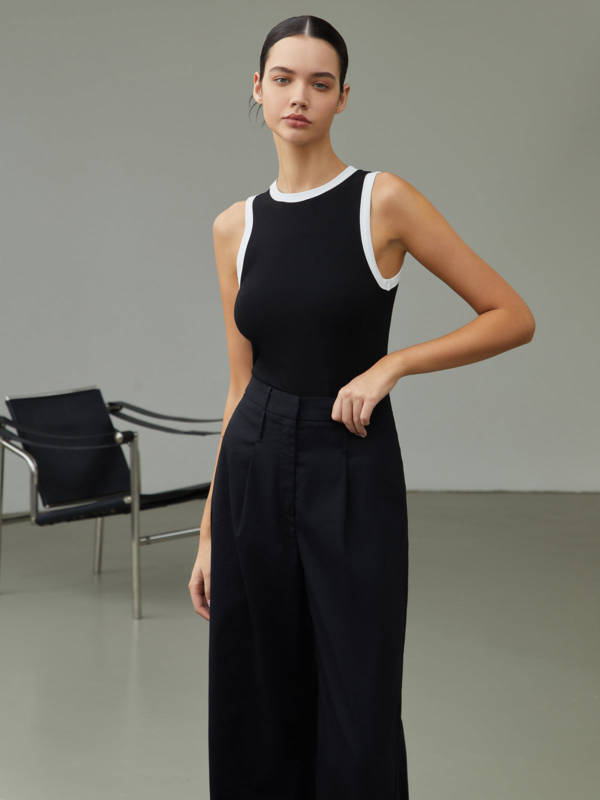 Worth A Million Contrast Trim Tank Top-Massicos