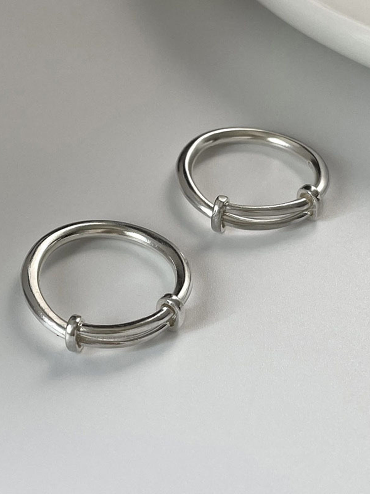 Minimalism Adjustable Ring-Massicos