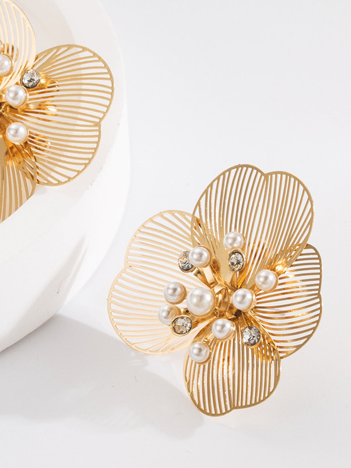 Pearl Etched Flower Earrings-Massicos