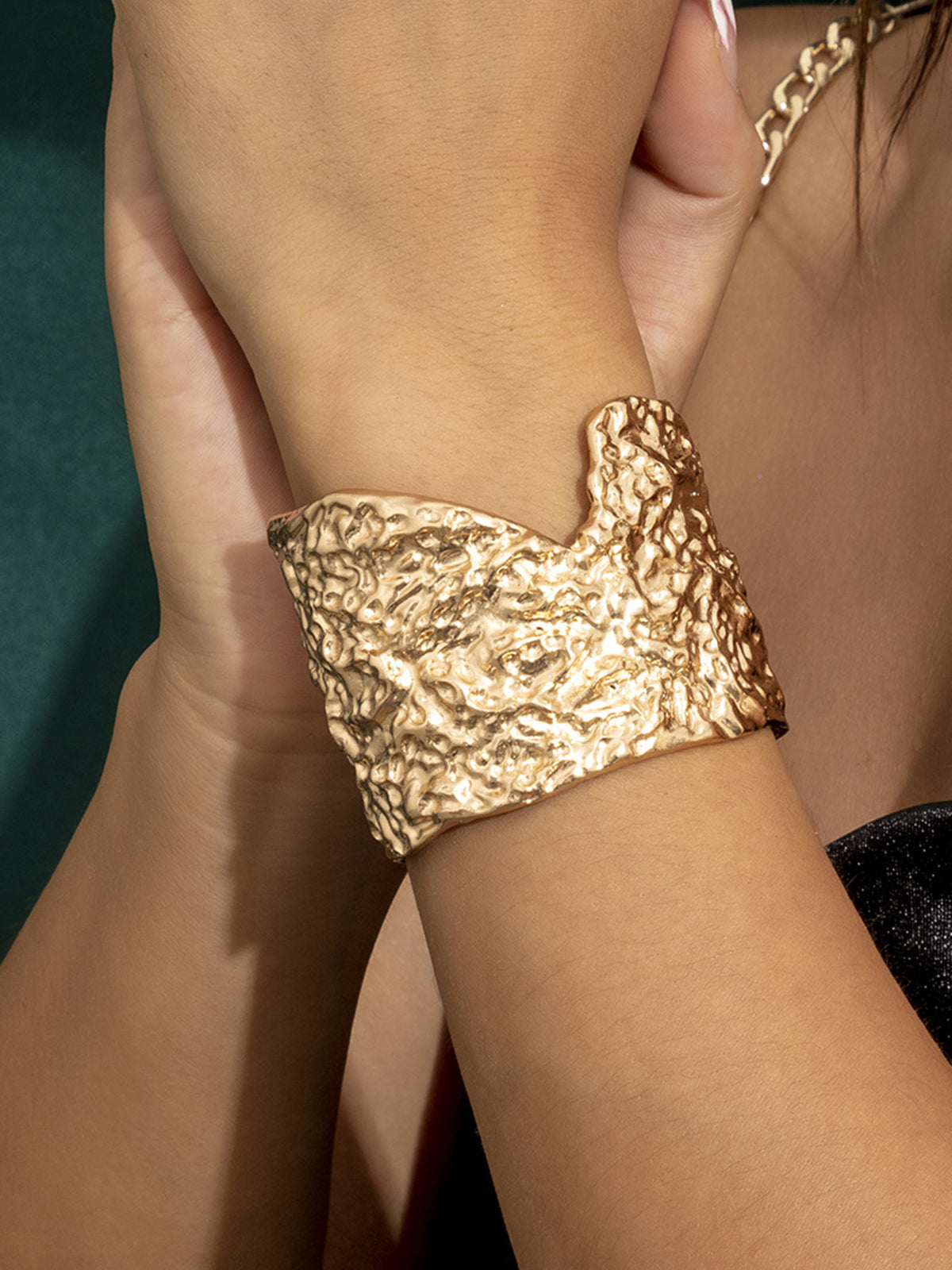 Irregular Gold Cuff Bracelet-Massicos