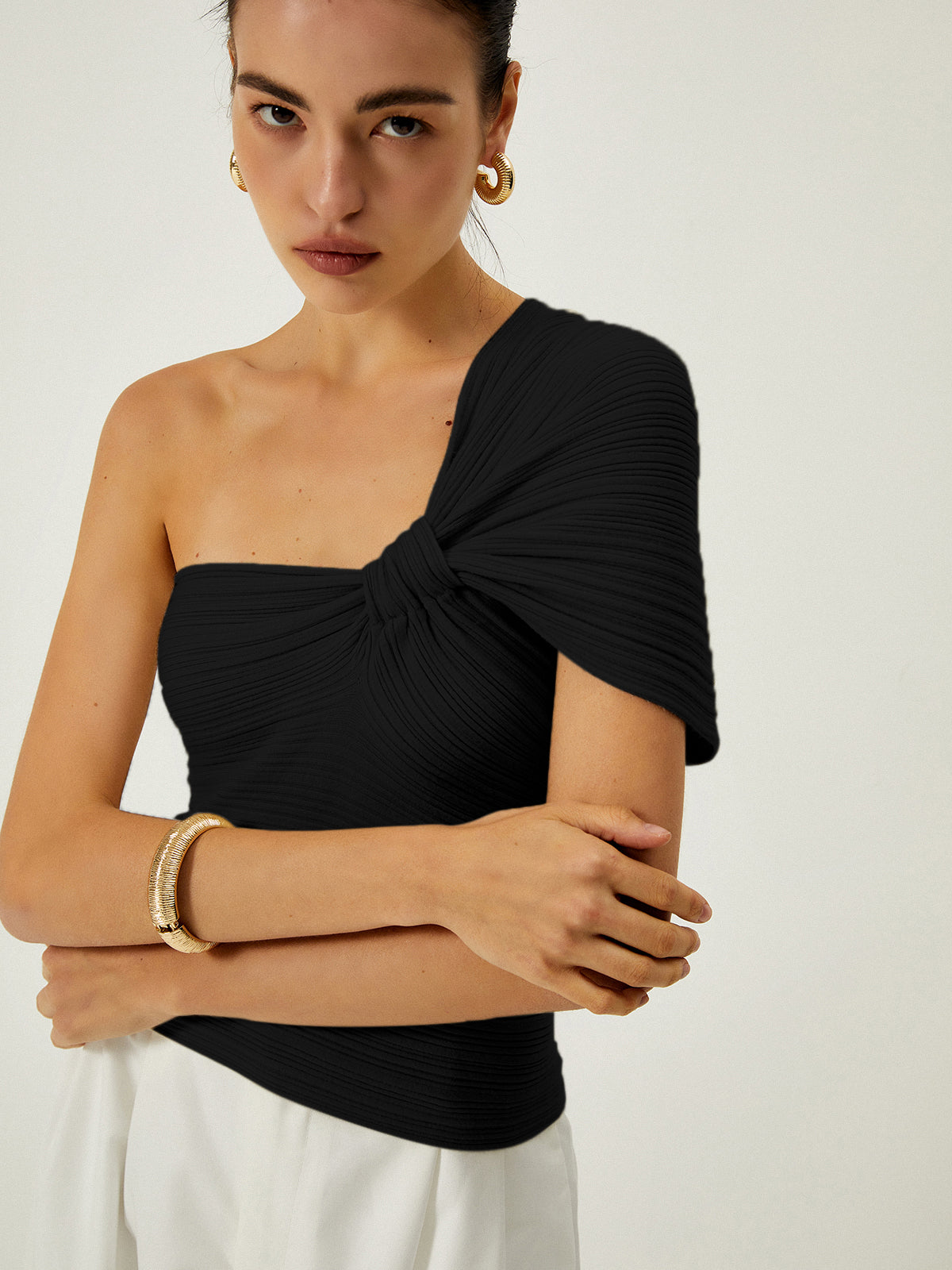 Asymmetrical One Shoulder Knotted Knit Top-Massicos