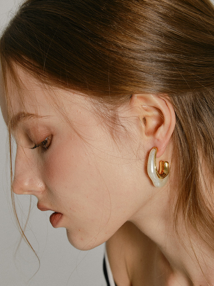 Silver Needle Pearl Earrings-Massicos