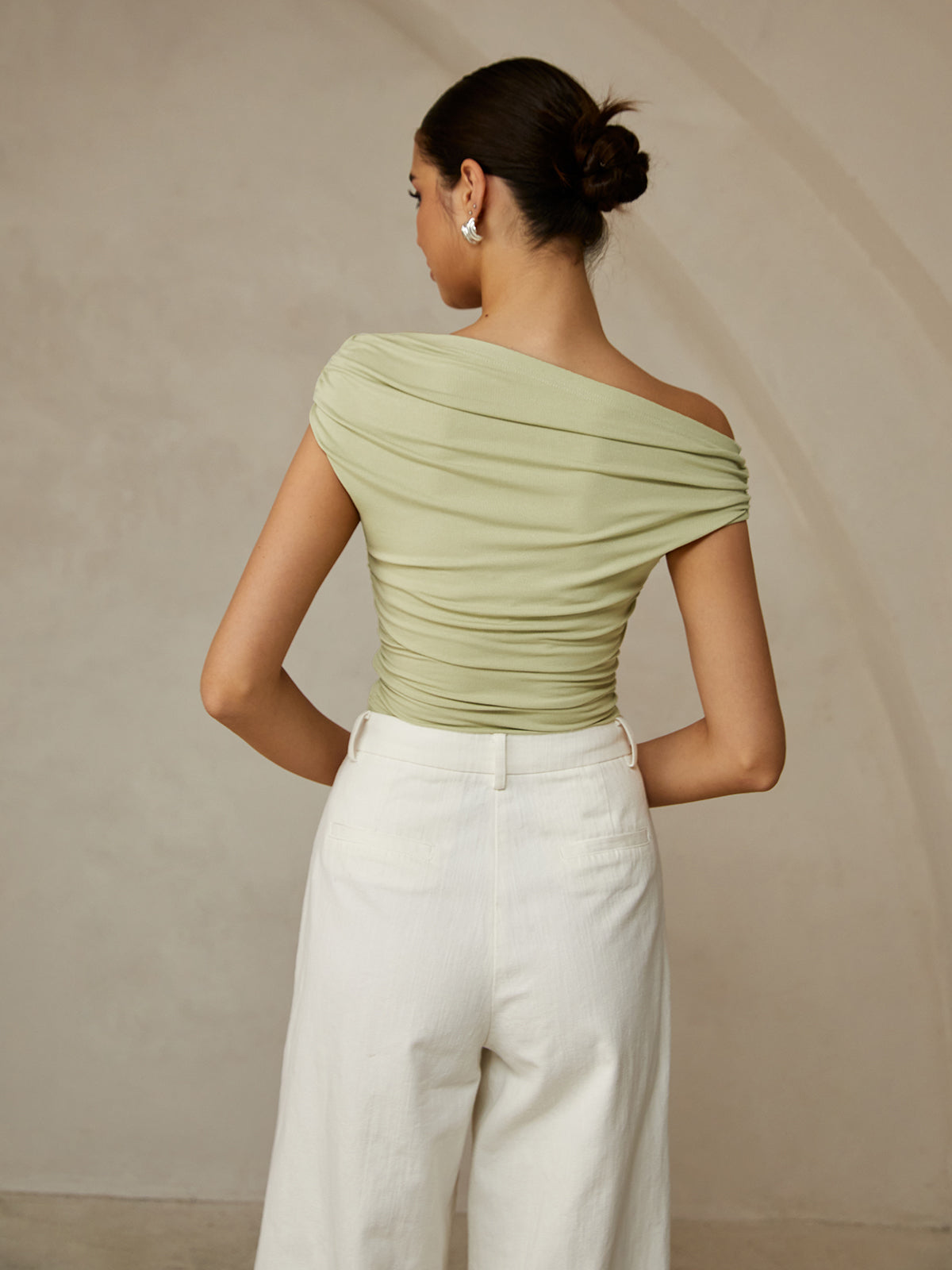 Asymmetrical Neck Sleeveless T-Shirt-Massicos