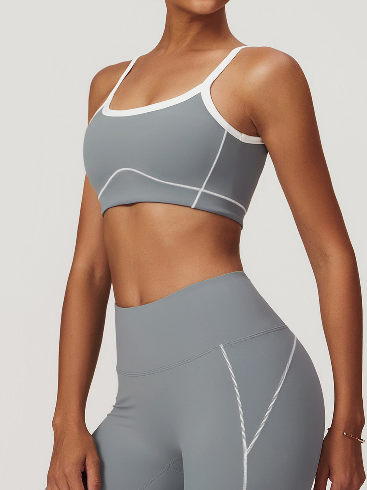 Seamless Contrast Binding Sports Bra-Massicos