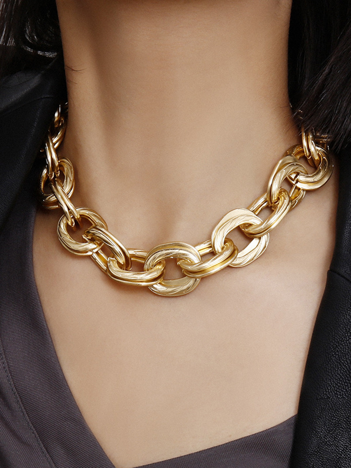 Thick Golden Link Necklace-Massicos