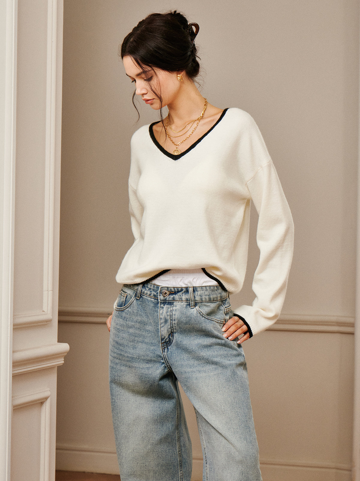 Embroidered Trim Draped Shoulder Knit Top-Massicos
