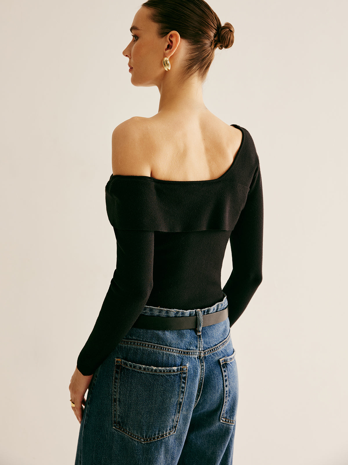 Asymmetrical Cold Shoulder Knitting Top-Massicos