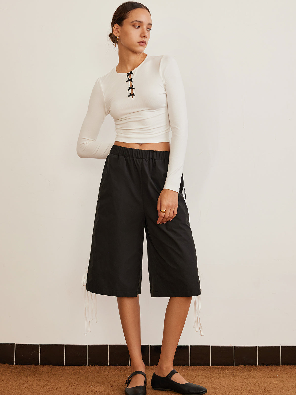 Bow Detail Plain T-Shirt-Massicos