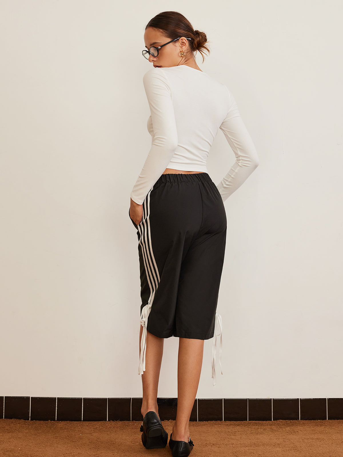 Bow Detail Plain T-Shirt-Massicos
