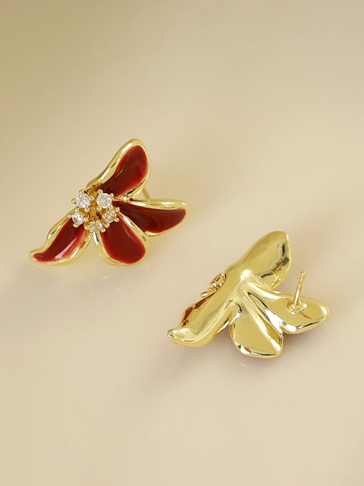Vintage Rhinestone Floral Stud Earrings-Massicos