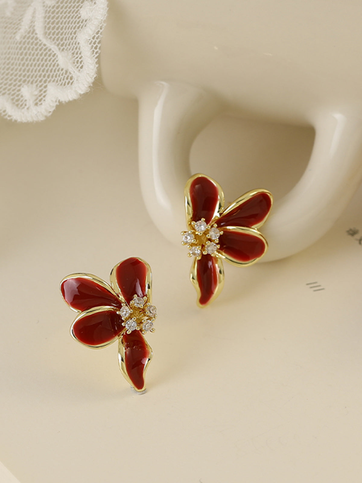 Vintage Rhinestone Floral Stud Earrings-Massicos