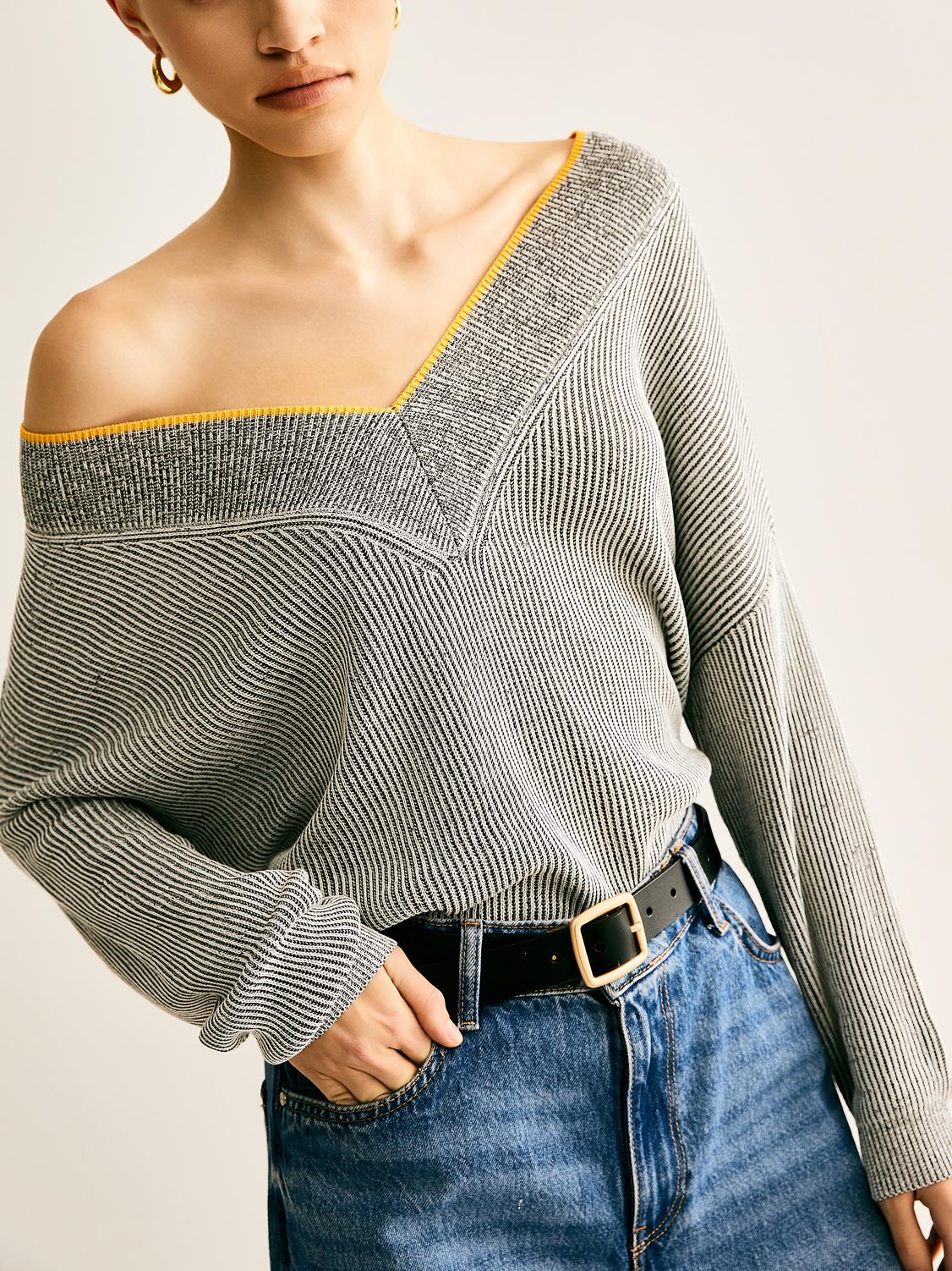 V-Neck Two-Tone Rib Knit Top-Massicos