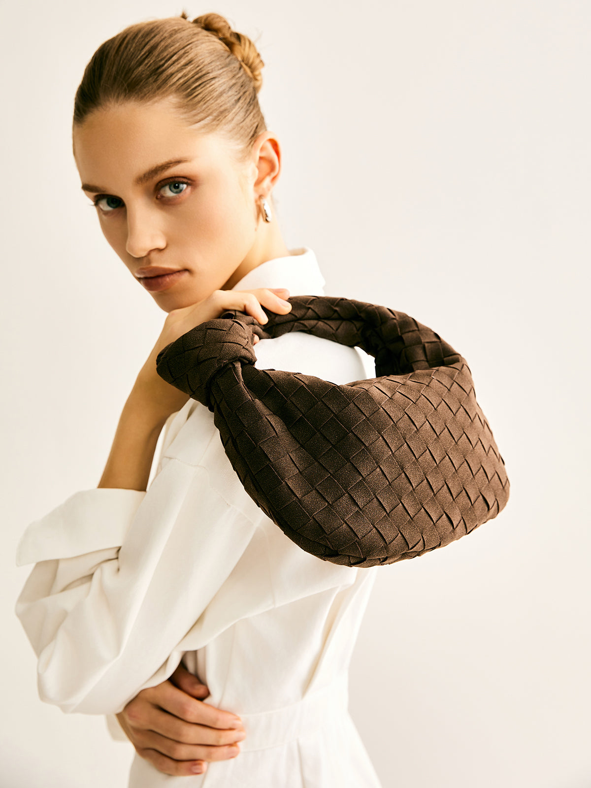 Rounded Woven Knotted Bag-Massicos