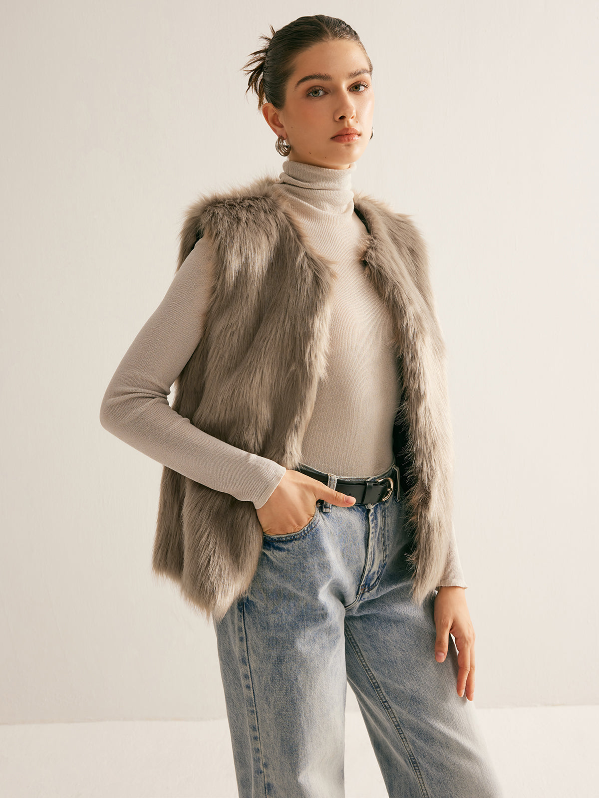 Leisure Faux Fur Vest-Massicos
