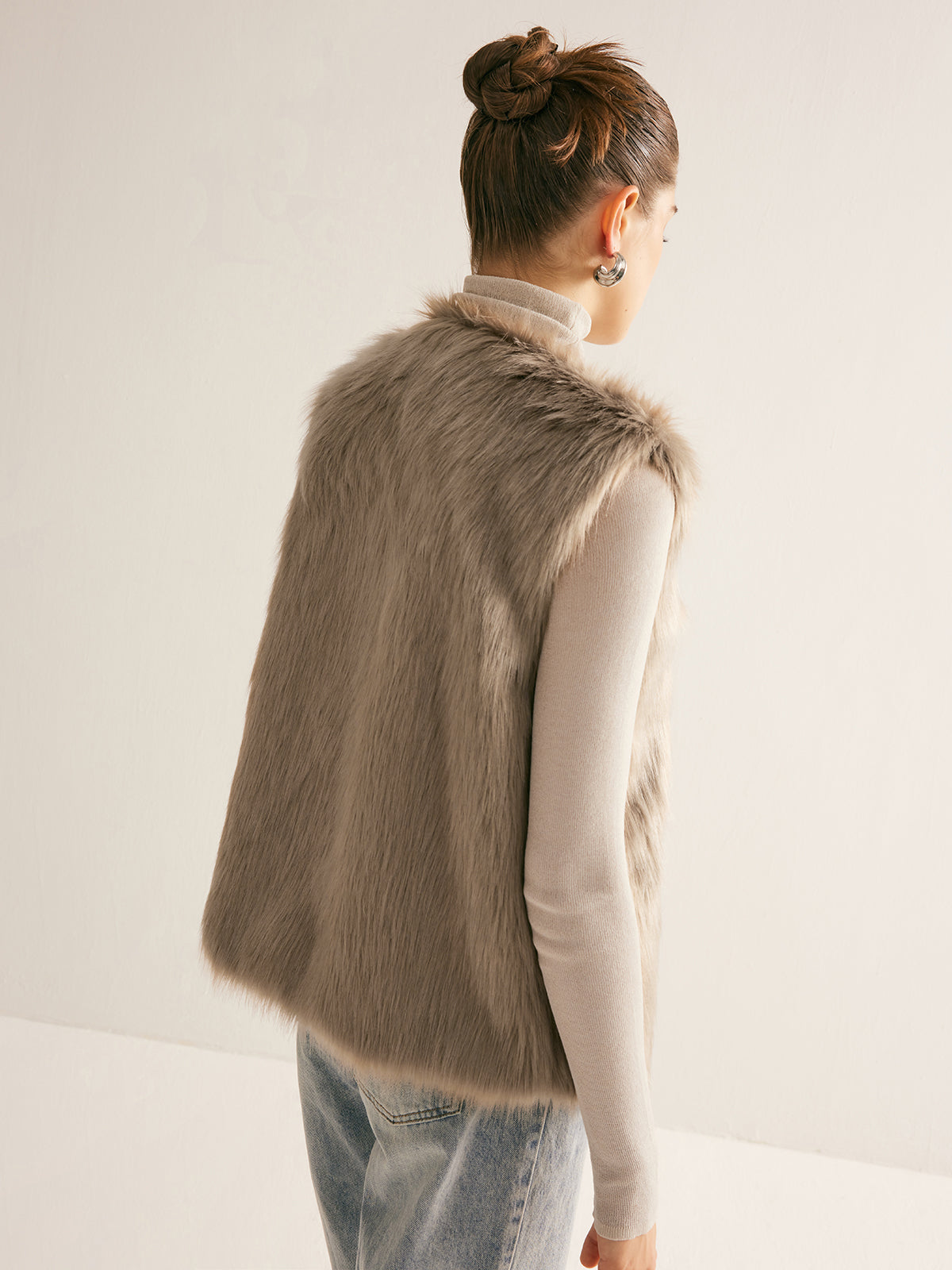 Leisure Faux Fur Vest-Massicos