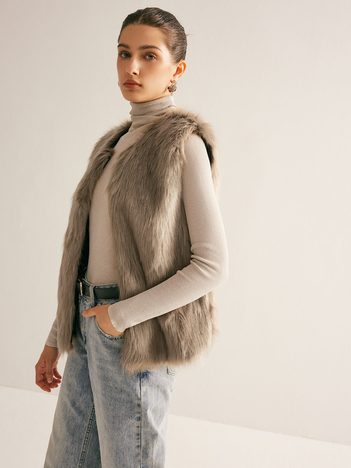 Leisure Faux Fur Vest-Massicos