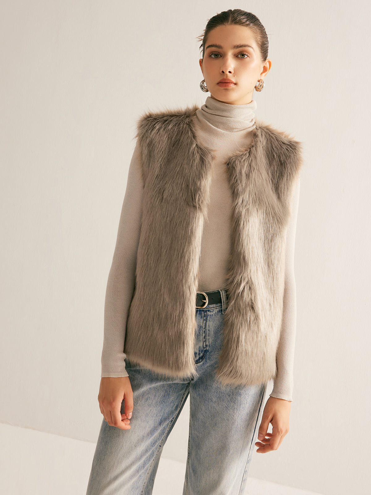 Leisure Faux Fur Vest-Massicos