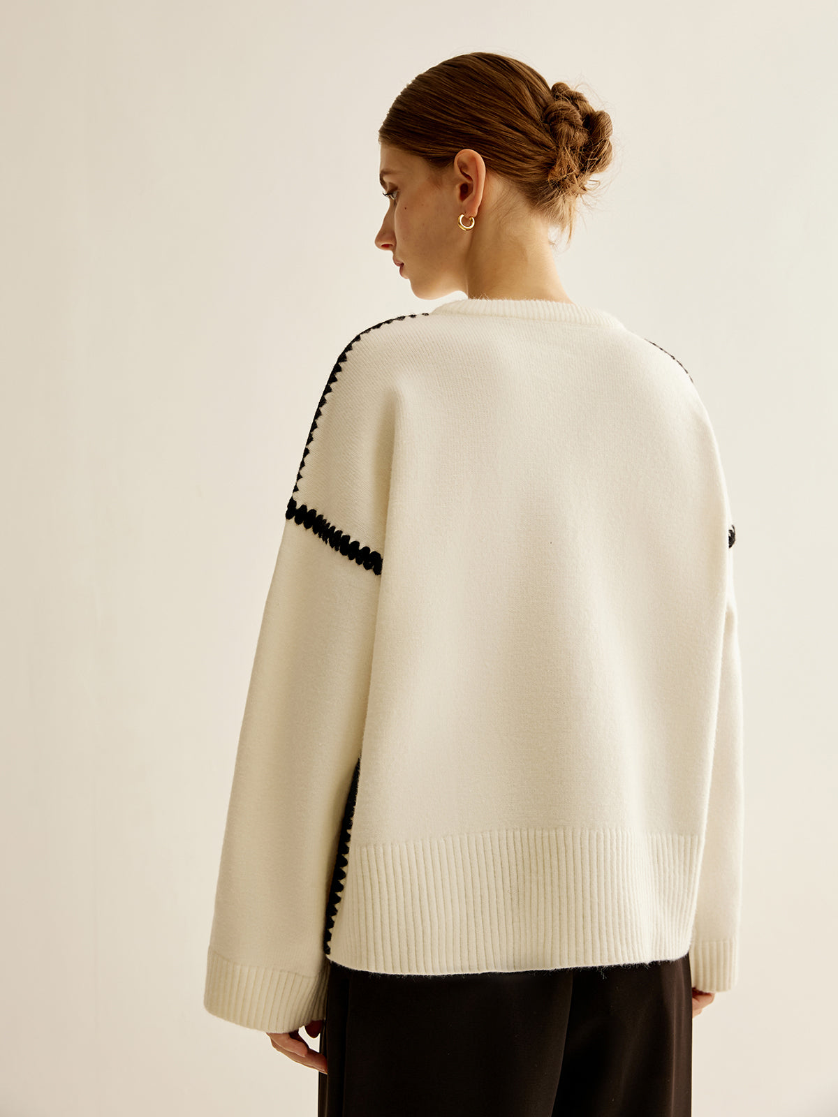 Minimalist Embroidered Trim Sweater-Massicos