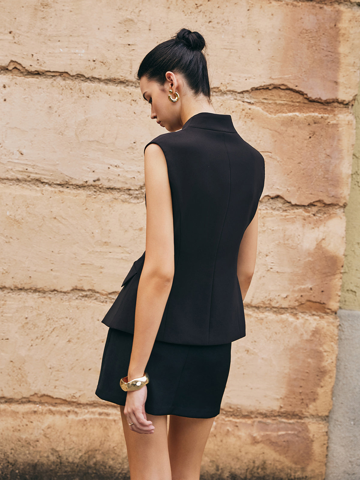 Deep V-Neck Button Slim Vest-Massicos