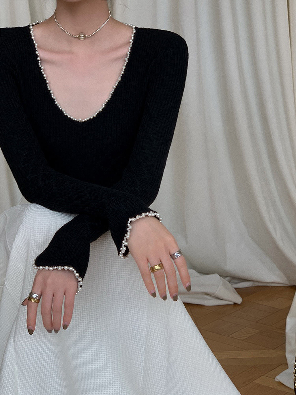 V-Neck Pearl Trim Knit Top-Massicos