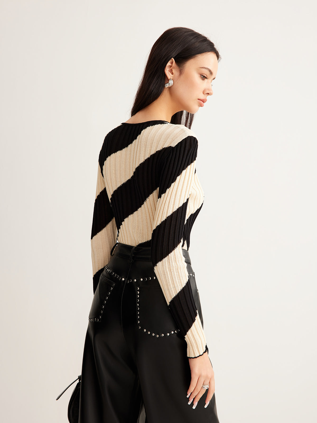 Asymmetrical Striped Slim Knit Top-Massicos