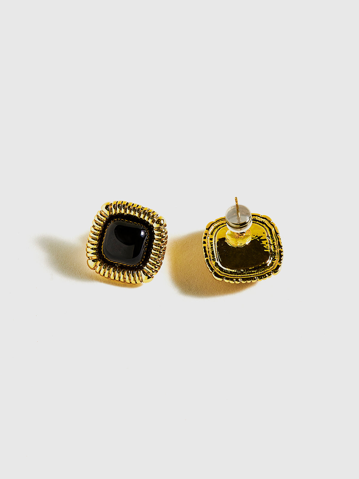 Spring Wire Edge Stud Earrings-Massicos