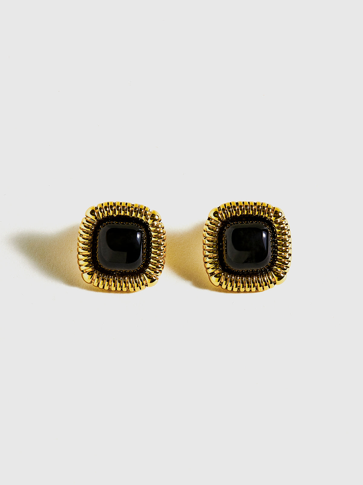 Spring Wire Edge Stud Earrings-Massicos