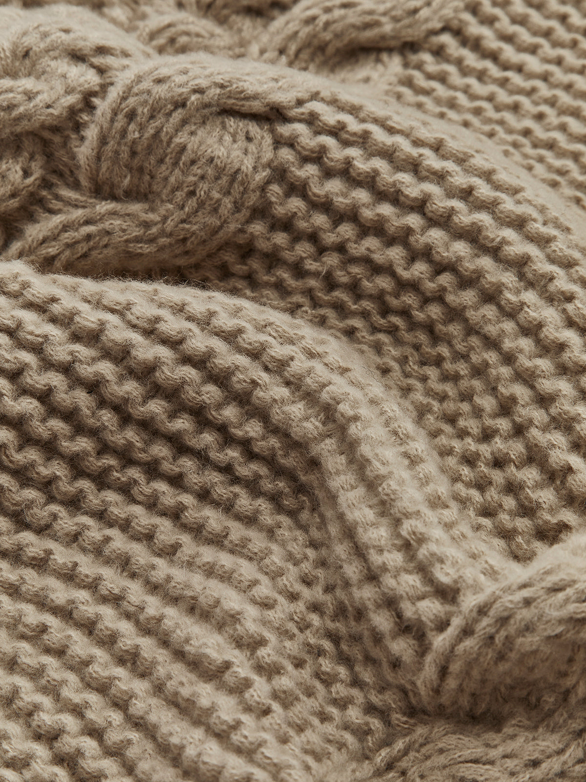 Leisure Round Neck Cable Knit Sweater-Massicos